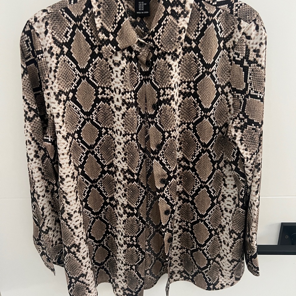 Rachel Zoe Black and Tan Snake Print Top